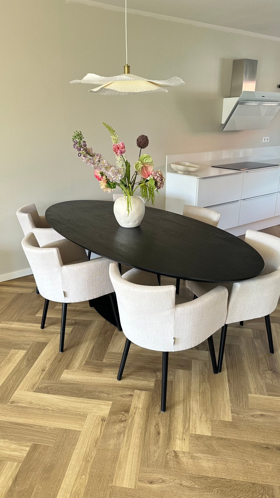 Eleonora - ovale eettafel zwart eikenhout (240x110 cm), Ophalen, 100 tot 150 cm, Eikenhout, 200 cm of meer