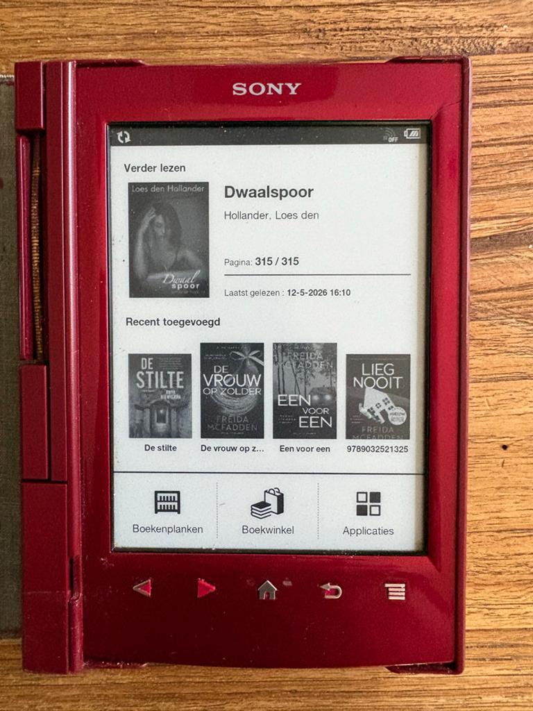 Sony Reader PRS-T2 E-reader - Rood met hoes, Gebruikt, Ophalen of Verzenden, 4 GB of minder, Touchscreen