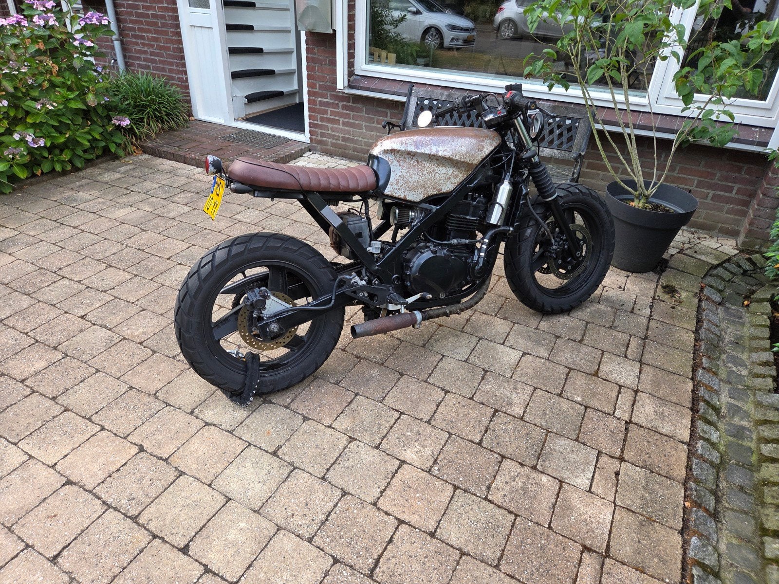 Unieke Custom Scrambler/Cafe Racer, Motoren, 2 cilinders, Motorrijbewijs A, Gebruikt, Particulier