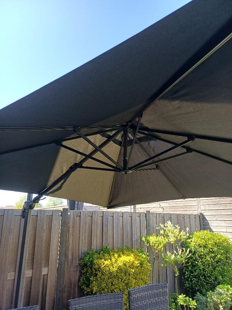 Donkergrijze zweefparasol 3x3 m, Tuin en Terras, Parasols, Ophalen, Verstelbaar, 3 tot 4 meter, Zweefparasol