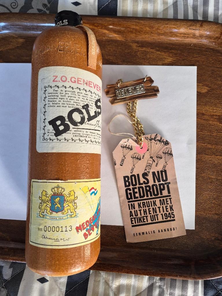 Bols Jenever kruik (vol)  Nederland Bevrijd (Nr. 113)., Verzamelen, Ophalen of Verzenden, Zo goed als nieuw, Verpakking
