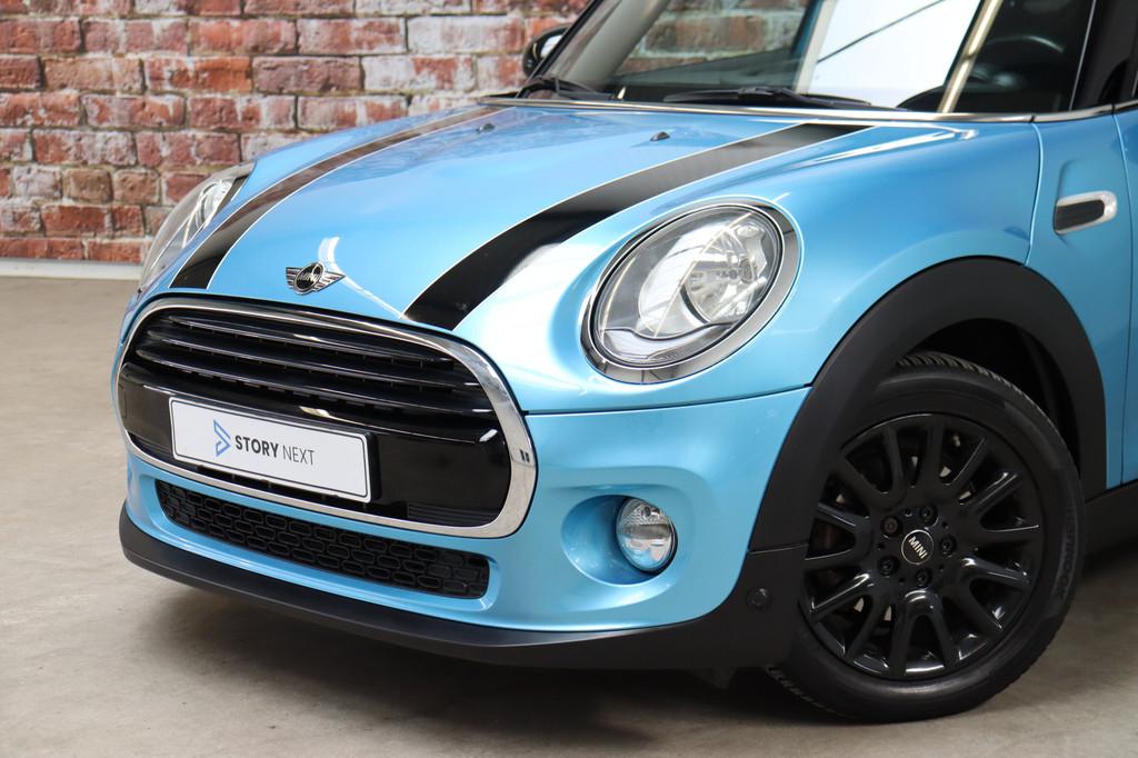 MINI Hatchback Cooper Business 5 deurs / Navigatiesysteem /, Gebruikt, Blauw, 49 €/maand, Origineel Nederlands