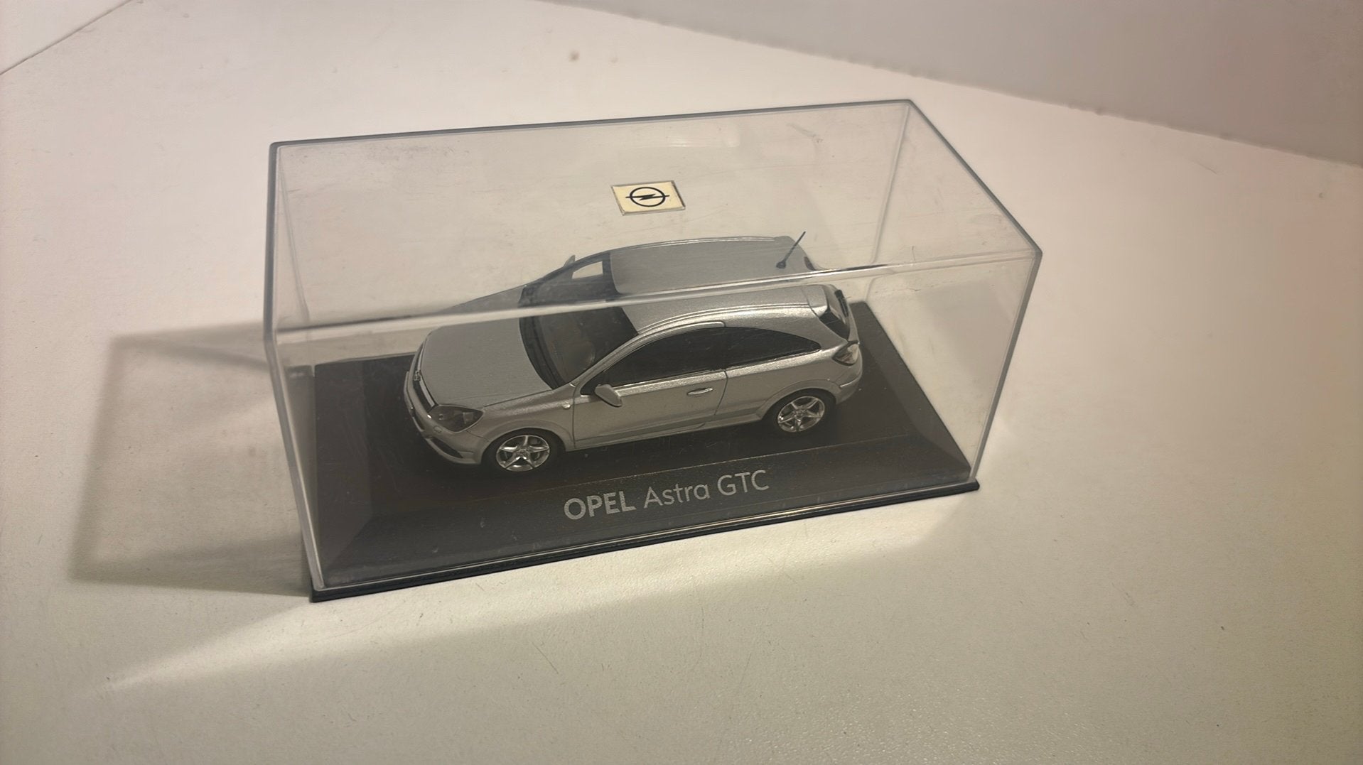 Opel astra gtc zilver minichamps 1.43, Auto, Ophalen of Verzenden, MiniChamps, A