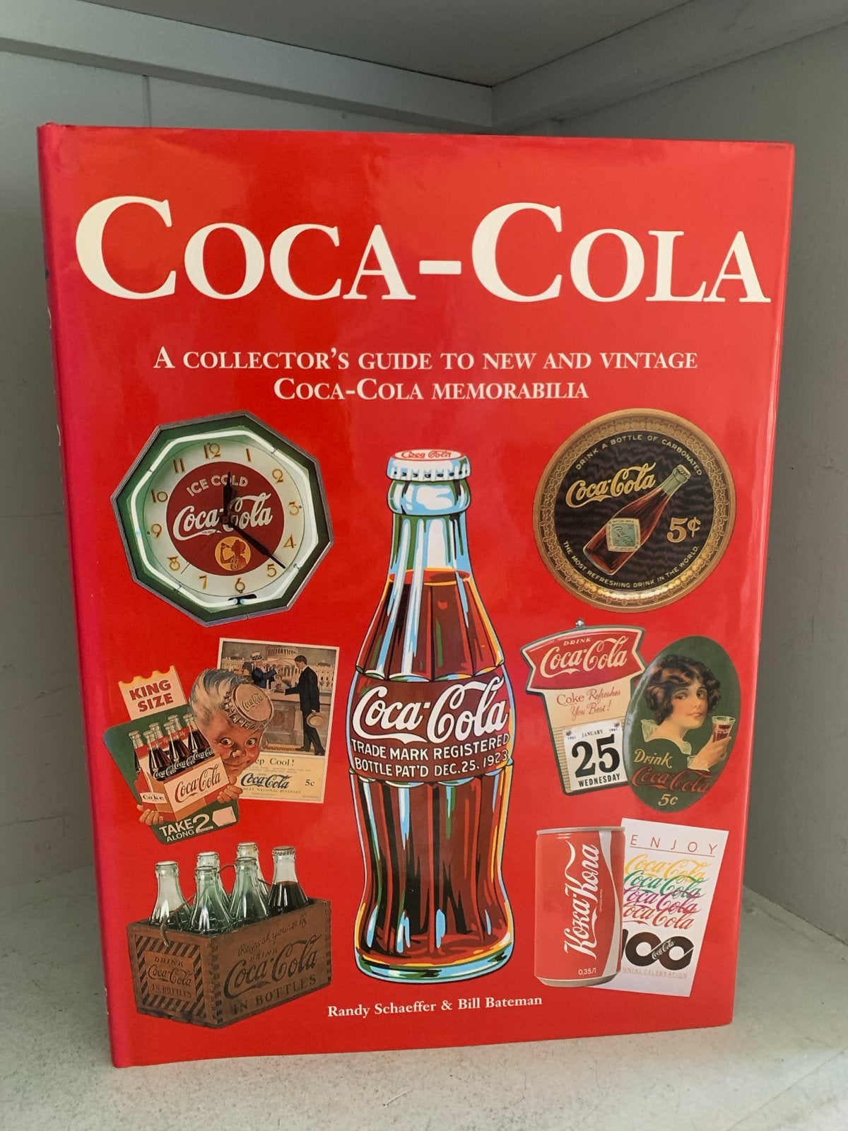 Coca-Cola: Collector's Guide - Nieuw & Vintage Memorabilia, Ophalen, Zo goed als nieuw, Catalogus