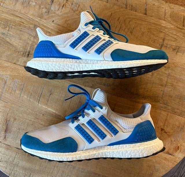 adidas ULTRABOOST DNA X LEGO maat 44, Ophalen of Verzenden, Zo goed als nieuw, Adidas, Wit