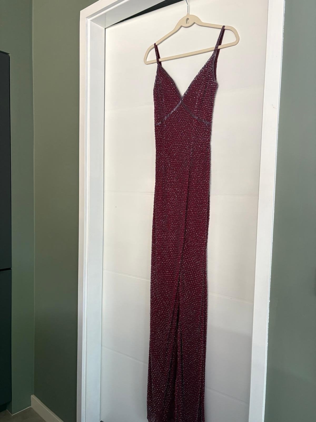 Galajurk van Dress by Estelle, Ophalen of Verzenden, Zo goed als nieuw, Rood, Onder de knie
