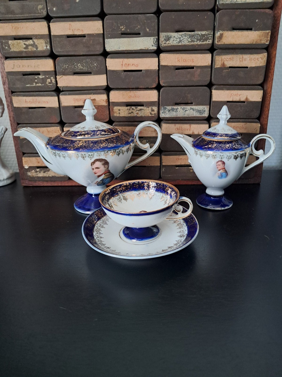 Antiek theeservies met Napoleon-portret, blauw/goud, Antiek en Kunst, Ophalen of Verzenden