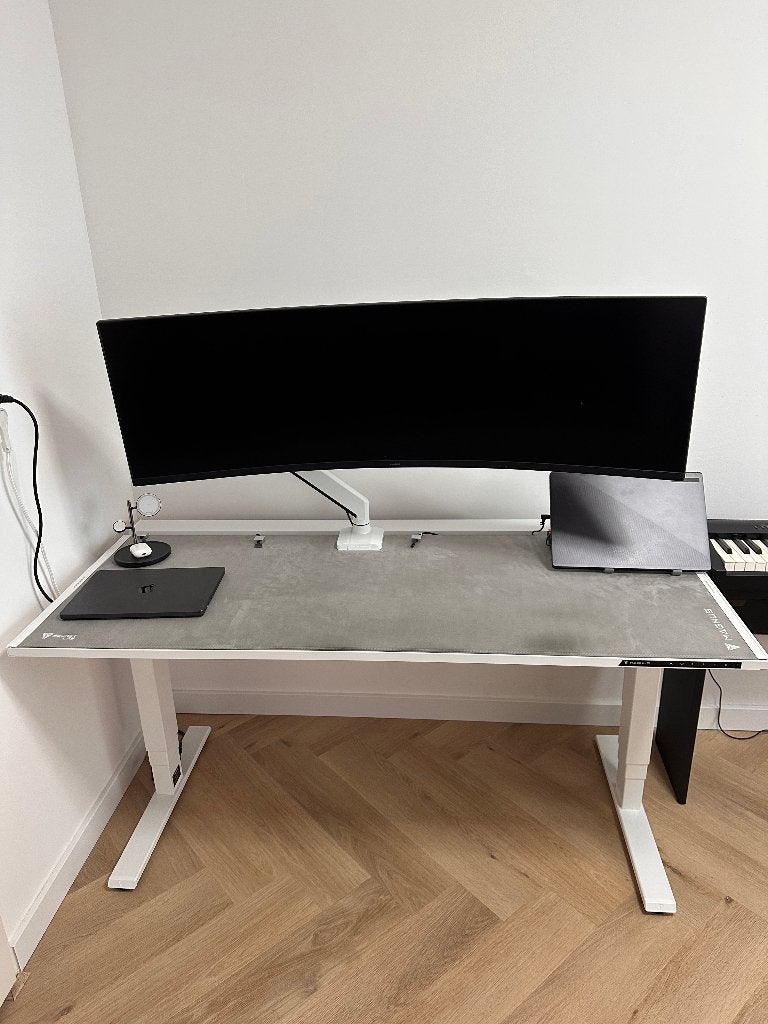 Secretlab MAGNUS Pro standing desk 150x70 | zit sta bureau, Ophalen, Zit-sta bureau, Gebruikt, 150 cm