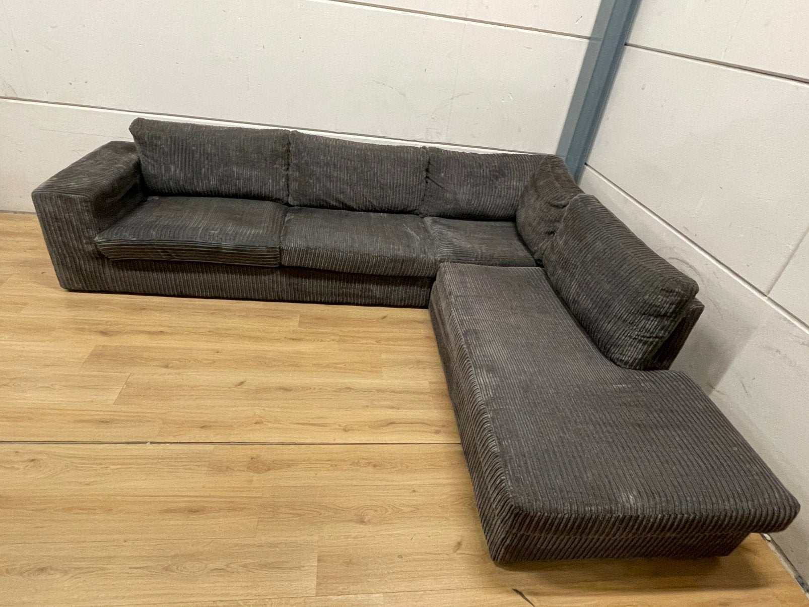 Mooie luxe grote grijze ribstof hoekbank - GEREINIGD!!!, Ophalen, 250 tot 300 cm, Luxe, Hoekbank