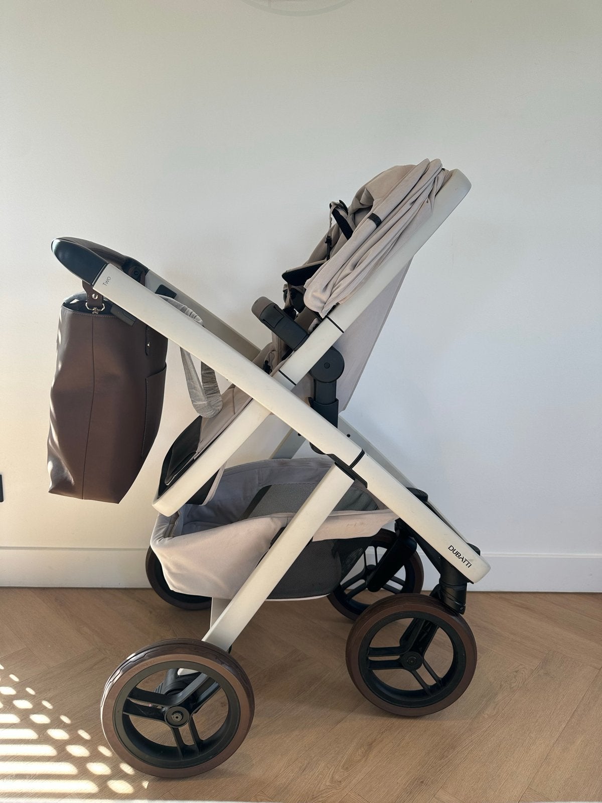 Dubatti Two E2 Kinderwagen 2-in-1 - Chalk-Brown / Tofu Gray, Kinderen en Baby's, Gebruikt, Combiwagen, Met reiswieg, Ophalen