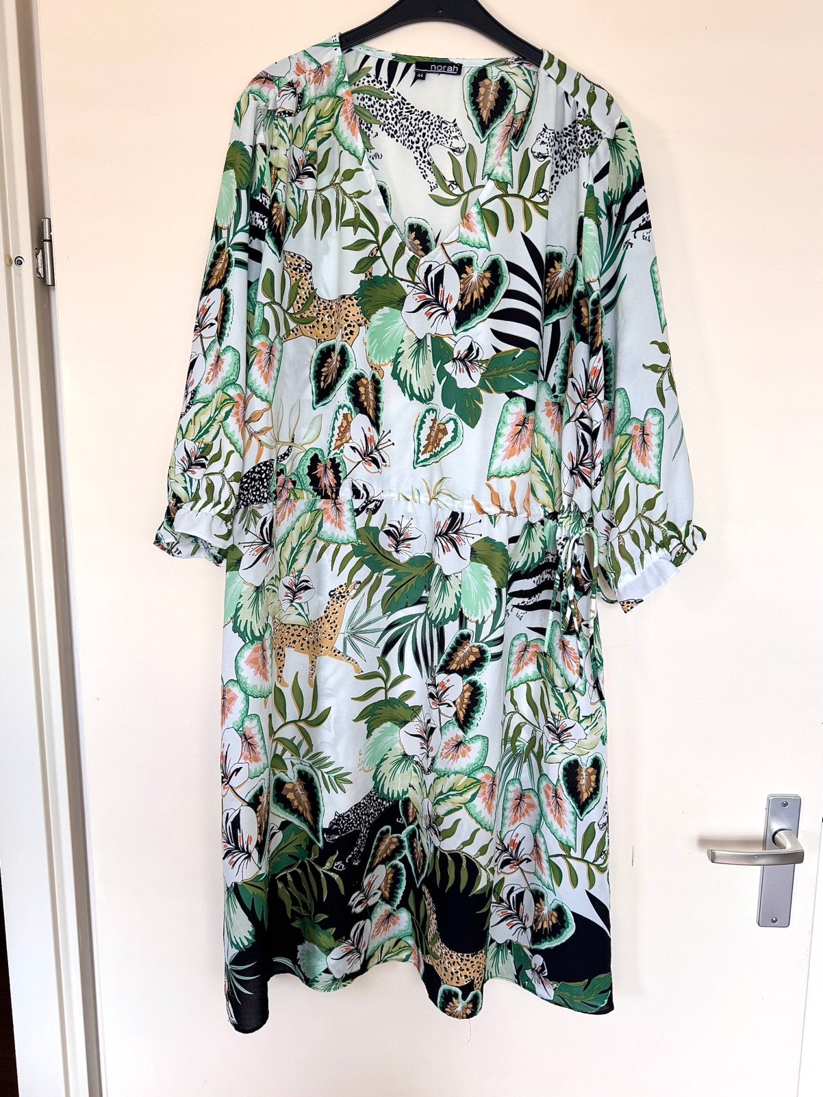 Norah Jurk maat 44 met panter en jungle print, Kleding | Dames, Grote Maten, Ophalen of Verzenden, Gedragen, Meerkleurig, Jurk