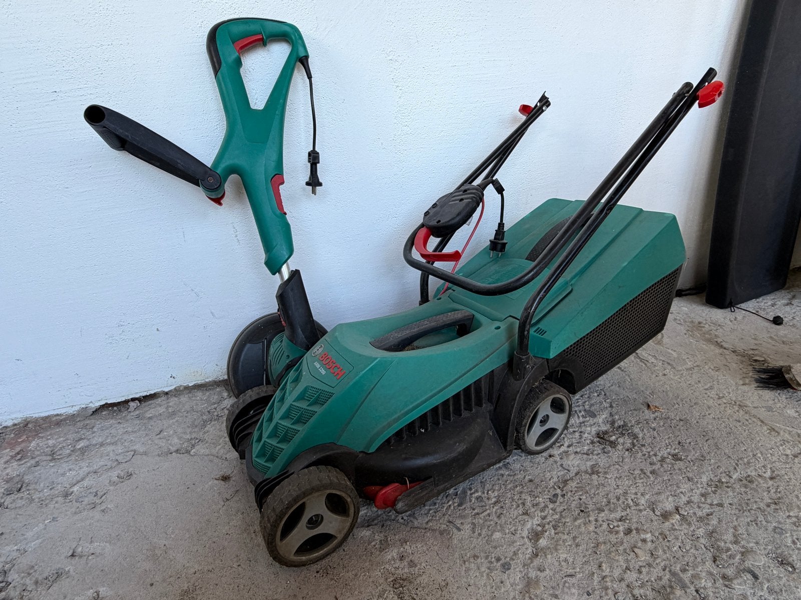 Bosch ARM 3200 elektrische grasmaaier met trimmer, Ophalen, Cirkelmaaier, Gebruikt, Elektrische grasmaaier