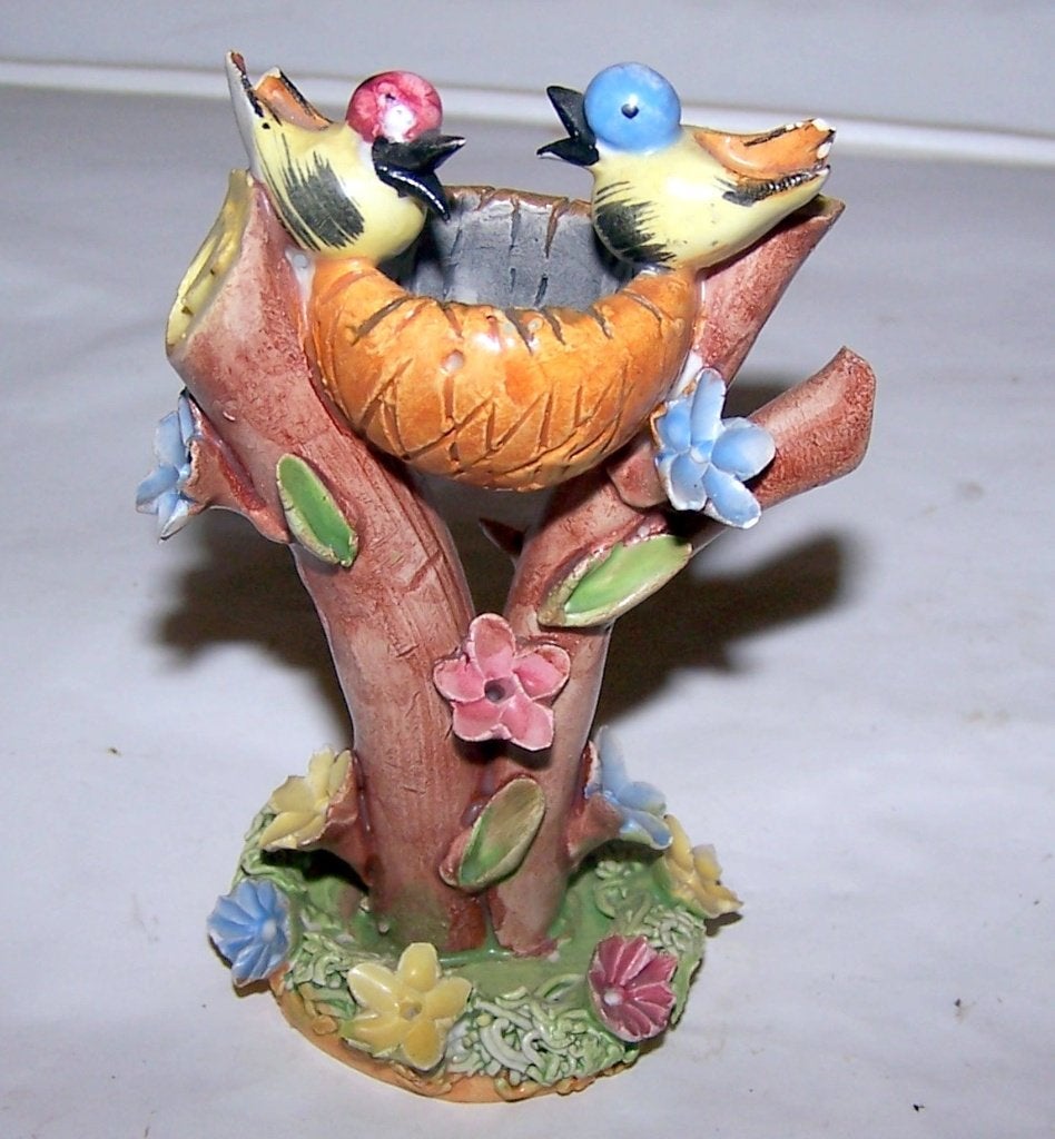 Prachtig keramisch Capodimonte beeldje vogeltjes met nest., Verzamelen, Beelden en Beeldjes, Ophalen of Verzenden, Zo goed als nieuw