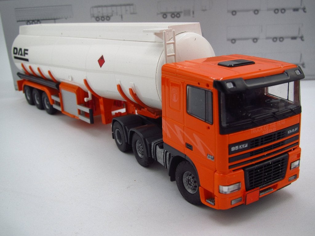 Tekno - DAF 95XF Tankwagen '' DAF Truck of The Year '' 1:50, Ophalen of Verzenden, Zo goed als nieuw, Bus of Vrachtwagen, Tekno