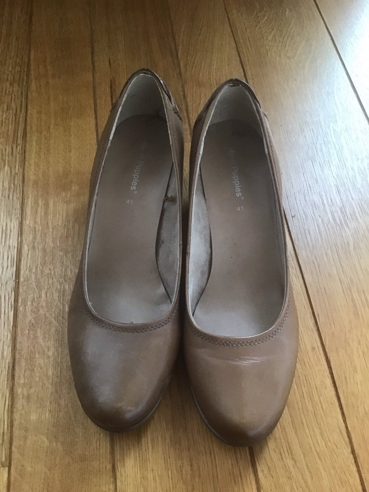 Te koop schoenen maat 41, Ophalen, Schoenen met lage hakken, Beige, Zo goed als nieuw