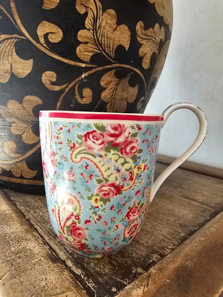 Gezocht: Greengate koffiemok met bloemenprint, Gebruikt, Keramiek, Ophalen of Verzenden, Overige stijlen
