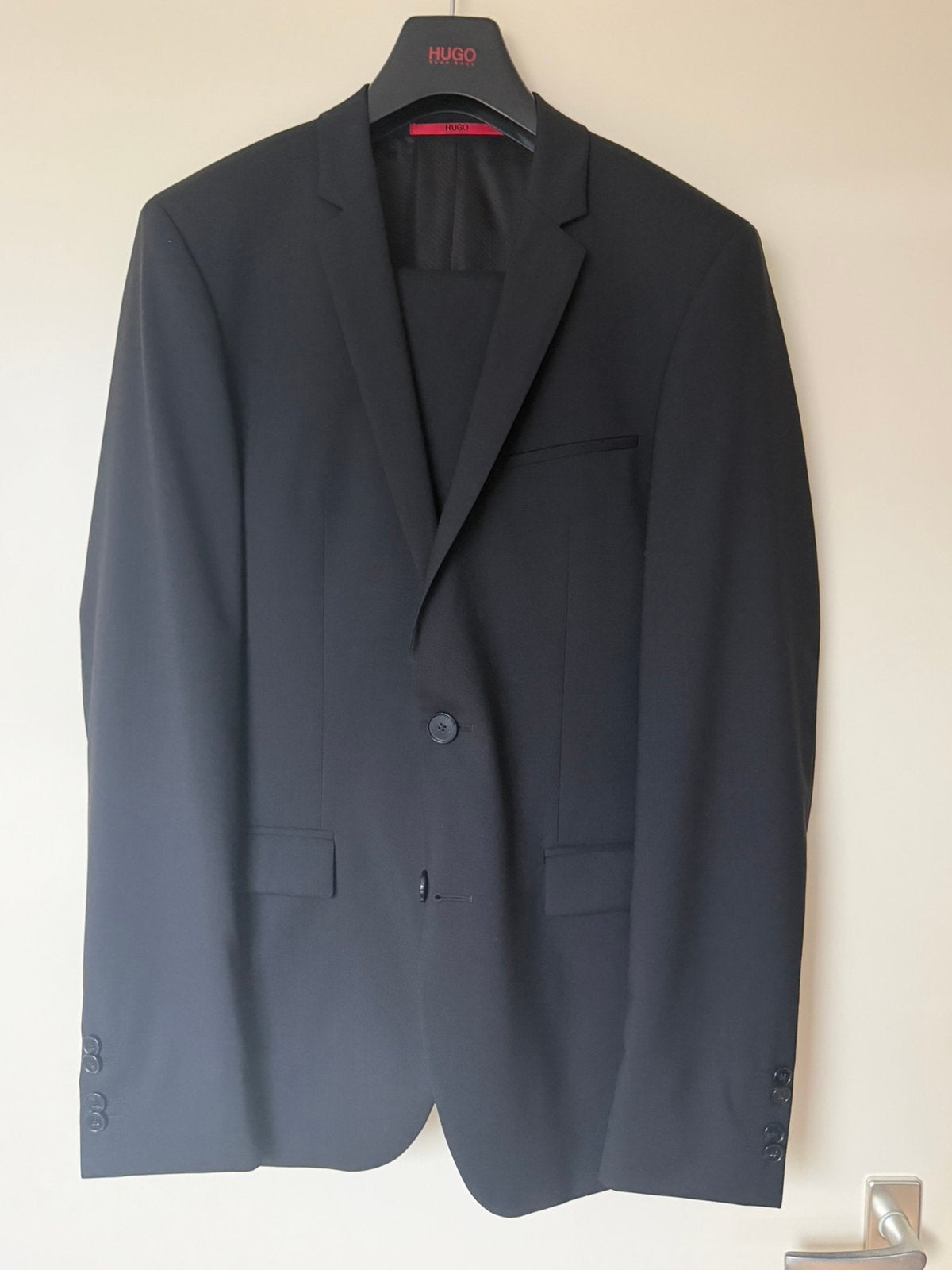 Hugo Boss pak (Jasje en pantalon), Kleding | Heren, Kostuums en Colberts, Ophalen, Zo goed als nieuw, Overige maten, Zwart