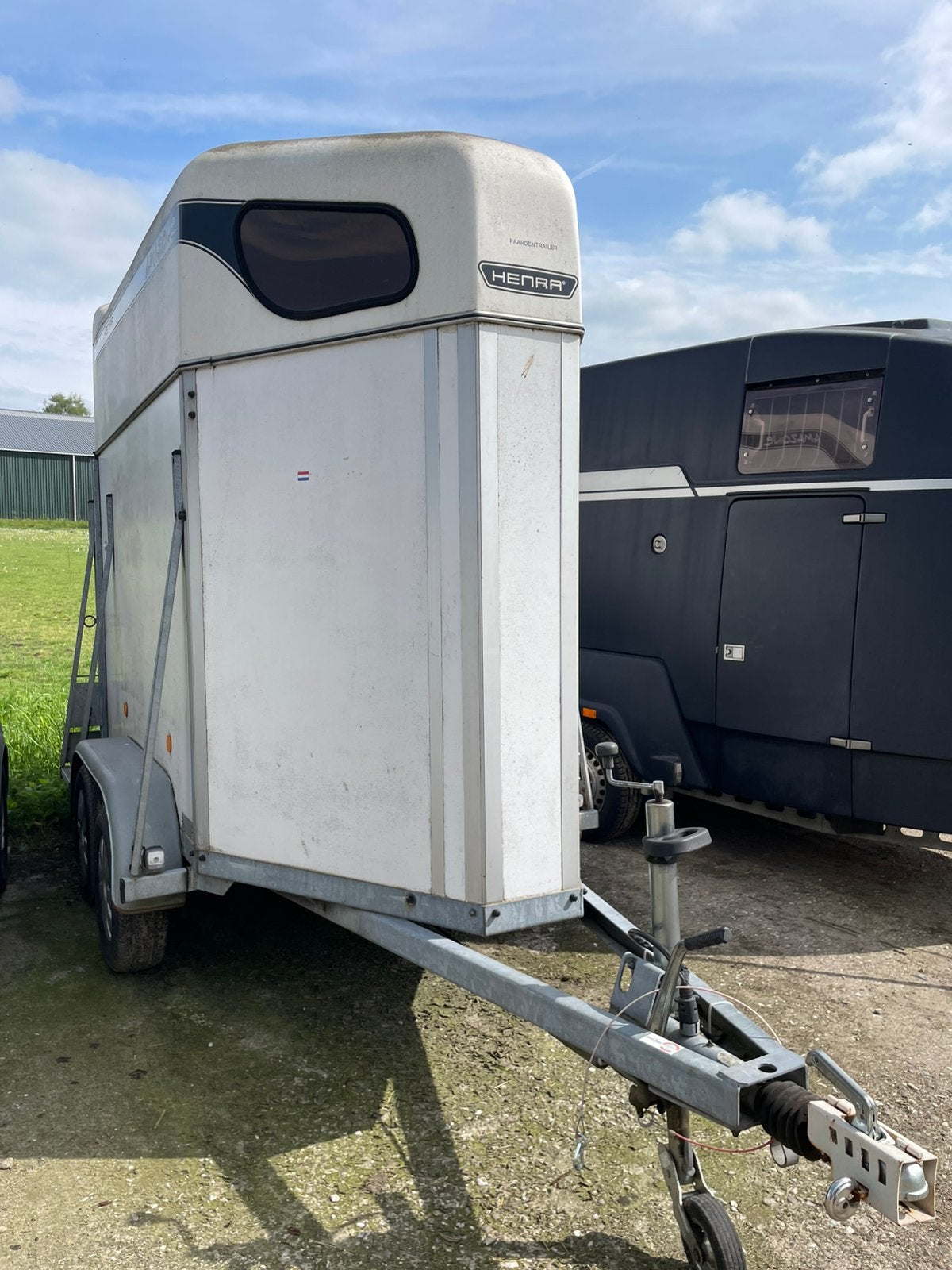 Fijne lichte Henra Amazone 1,5 paards nieuwe bodem en klep, Ophalen, Gebruikt, Hout, 1½-paards trailer