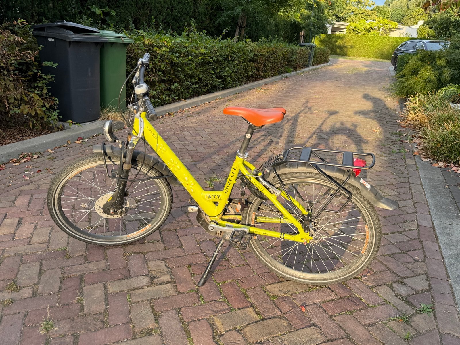Gazelle kinderfiets 24 inch, 3 versnellingen, Fietsen en Brommers, Fietsen | Kinderfietsjes, Ophalen, Gebruikt, Terugtraprem, 20 inch of meer