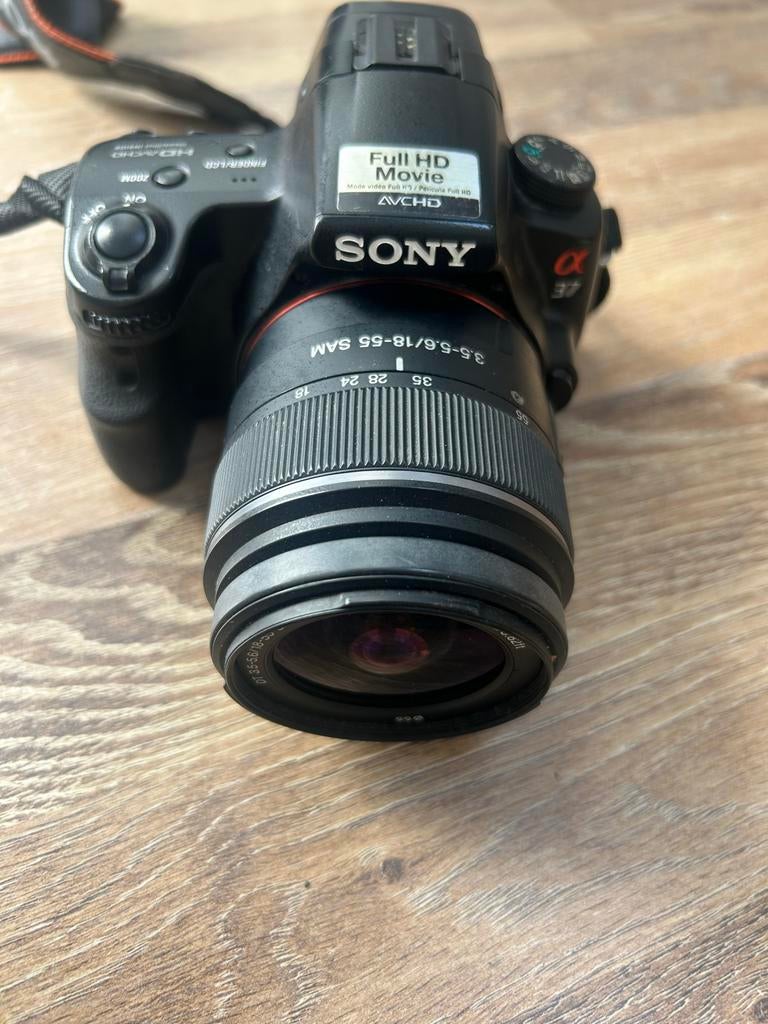 € 100: Sony Alpha A37 Spiegelreflexcamera met 18-55mm lens, Gebruikt, Spiegelreflex, Ophalen of Verzenden, 4 t/m 7 keer