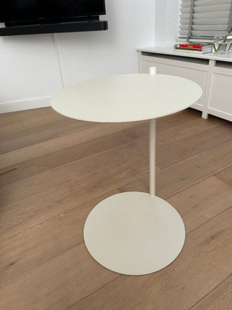 Noo.ma bijzettafel beige, Minder dan 55 cm, Metaal of Aluminium, Rond, Zo goed als nieuw