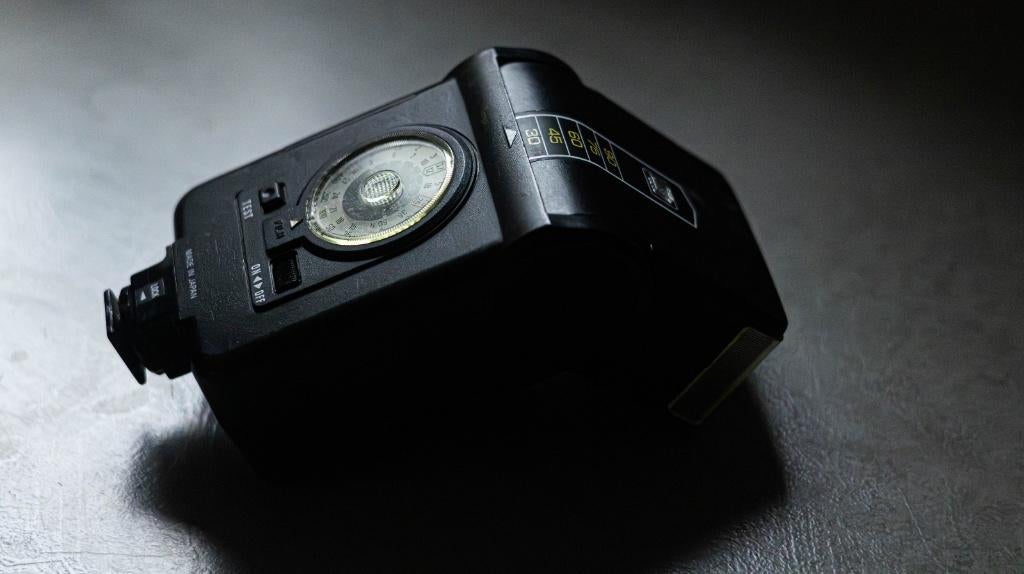 Vintage flitser Starblitz 3000BT – Thyristor computer, Ophalen of Verzenden, Zo goed als nieuw, Overige merken, Kantelbaar
