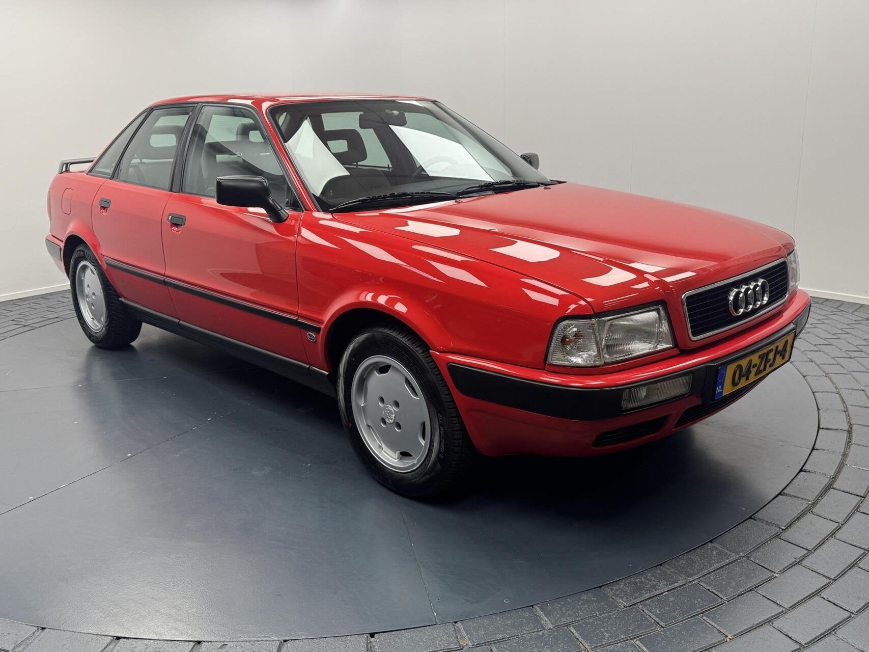Audi 80 2.0 E Automaat-Airco-Trekhaak-Elek.ramen-Elek.spiege, Stof, Gebruikt, Huisgarantie, 4 cilinders