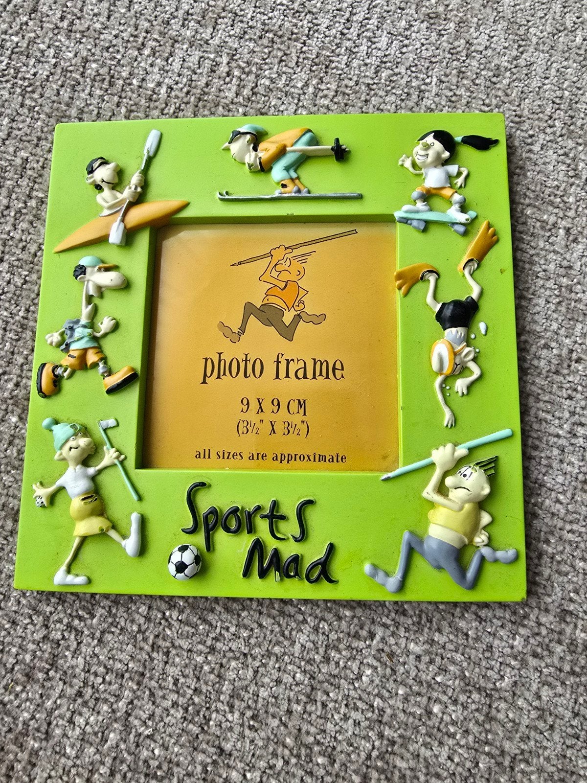 Te koop groen foto lijstje 9x9cm., Ophalen of Verzenden, Zo goed als nieuw, Groen, Standaard fotolijst