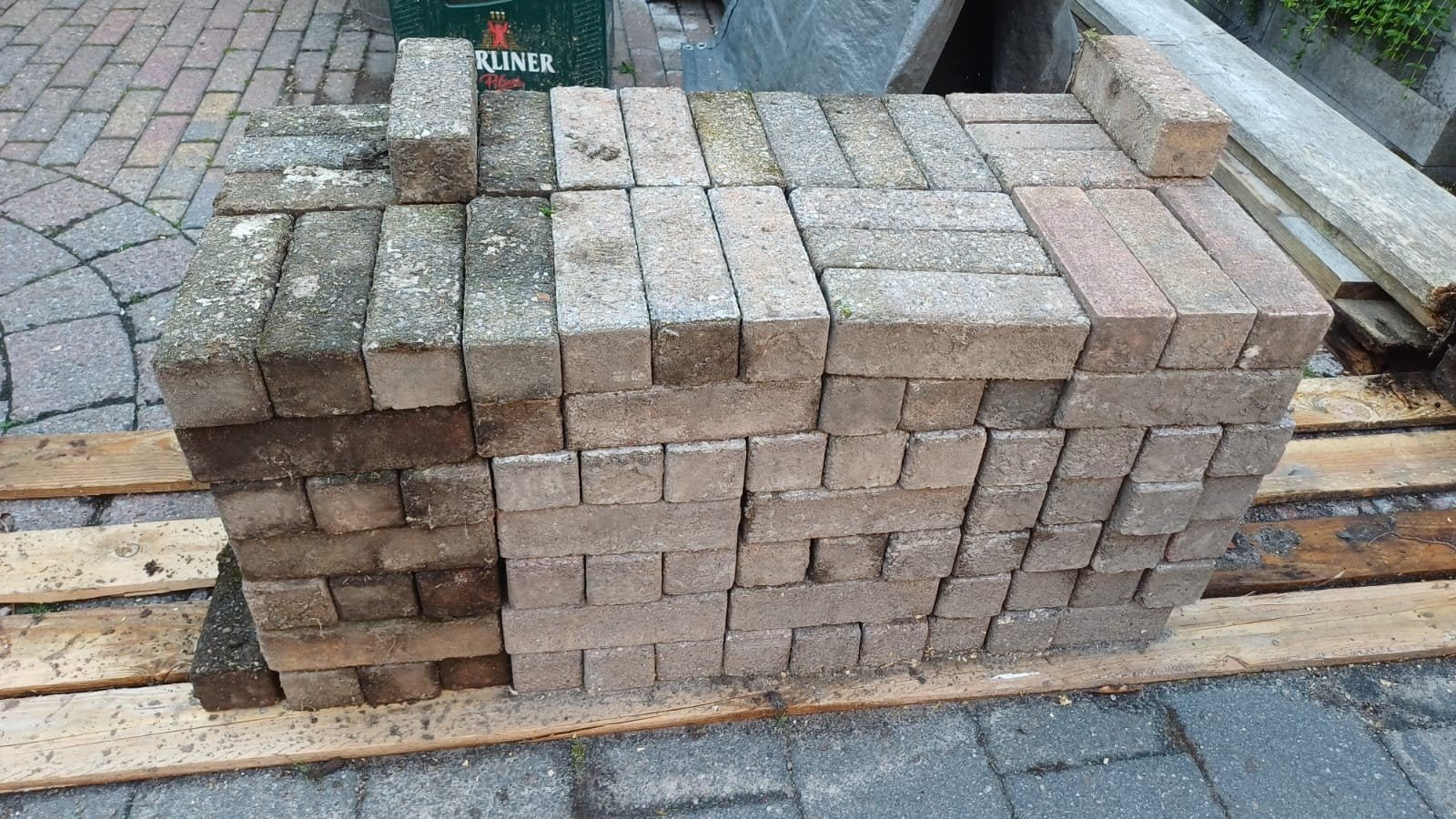Gratis klinkers, 15 m² - gemengde kleuren, Tuin en Terras, Tegels en Klinkers, Gebruikt, Klinkers, Beton, Ophalen