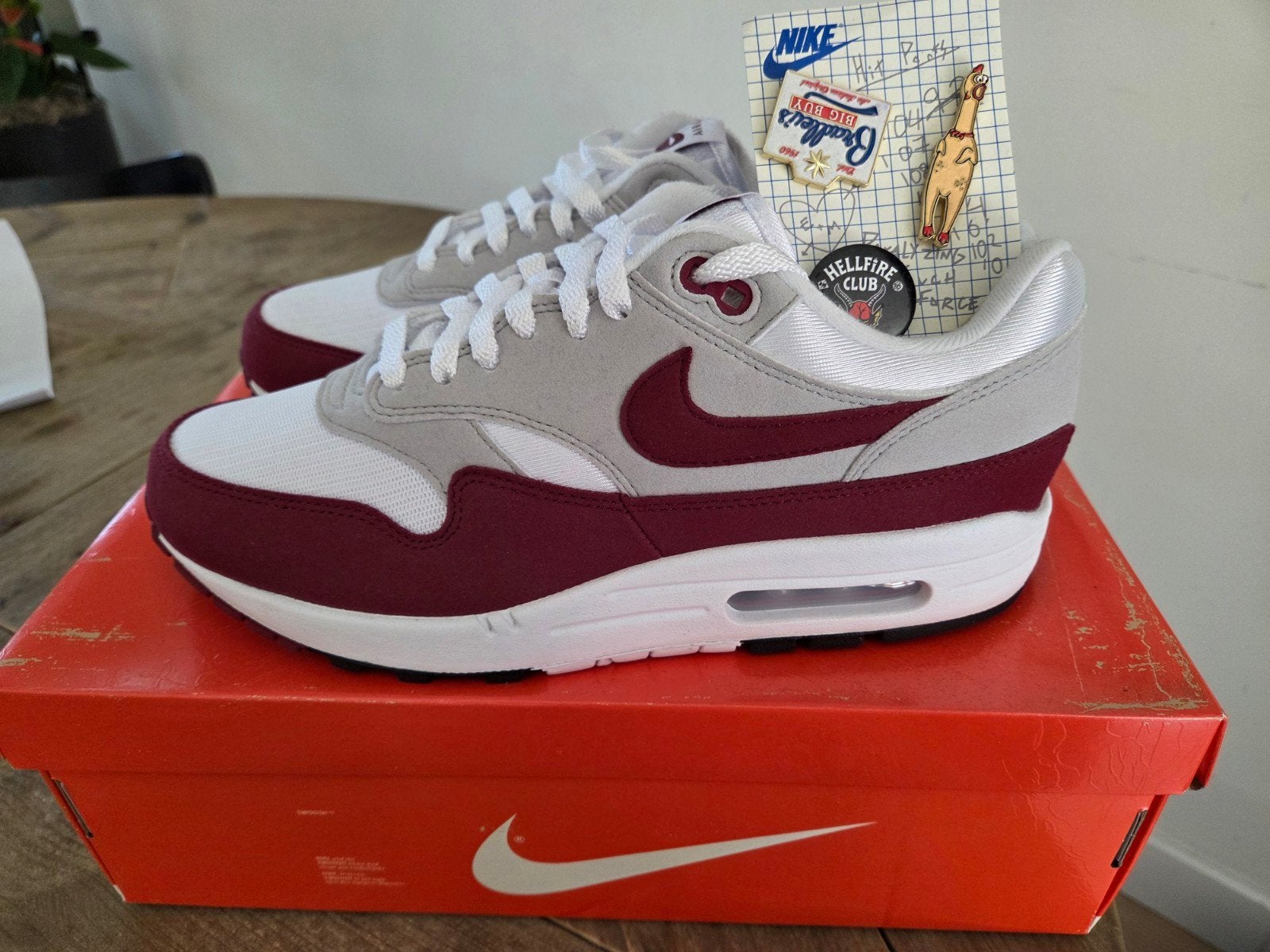 Nike Air Max 1 '87 Stranger Things Steve Harrington., Ophalen of Verzenden, Nieuw, Overige kleuren, Nike air max