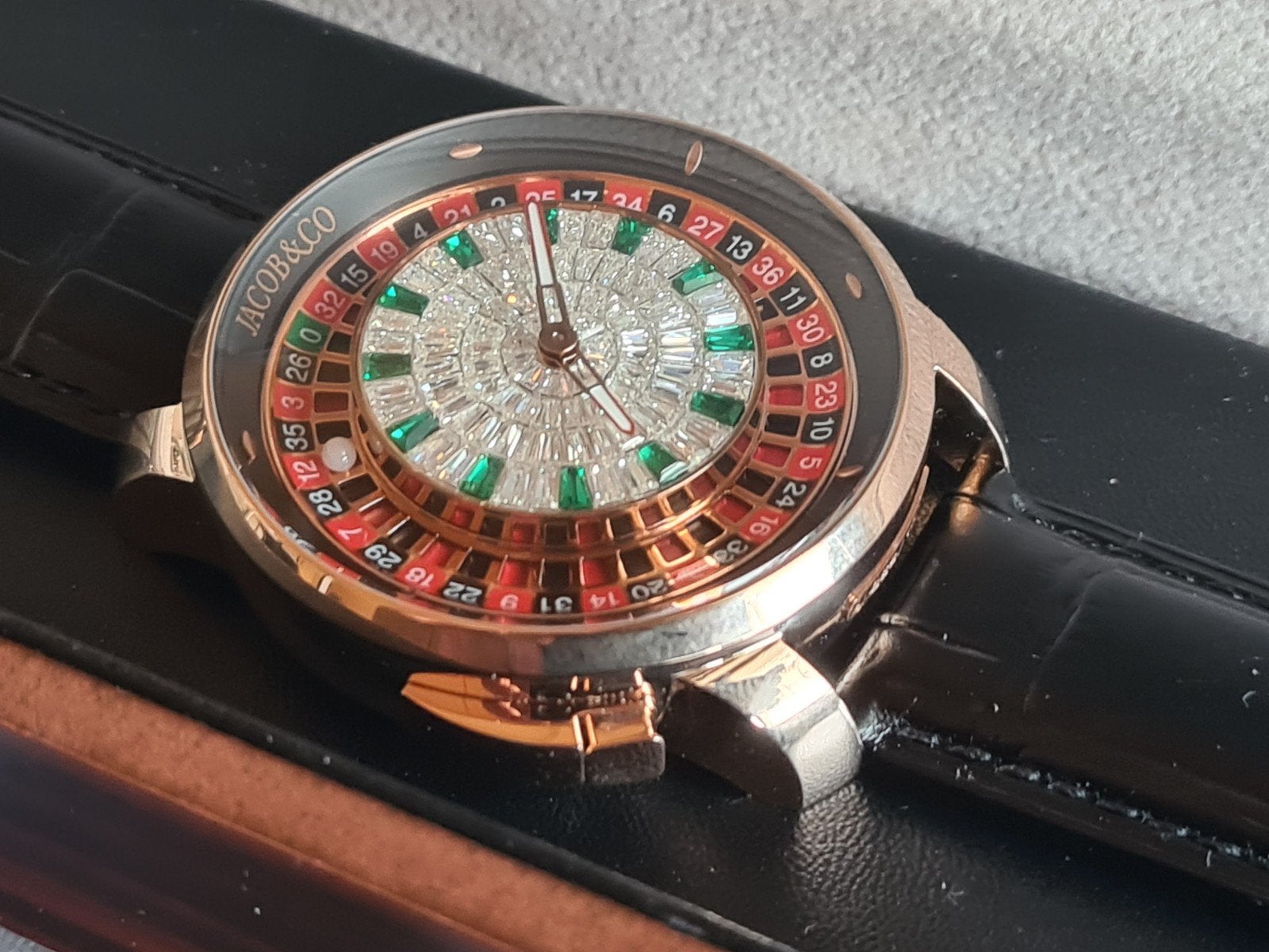 Roulette/Casino automatisch horloge, Ophalen of Verzenden, Zo goed als nieuw, Leer, Overige merken