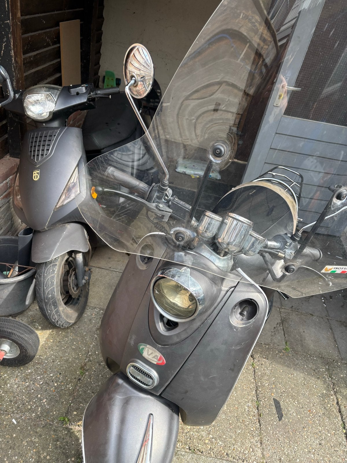 2 scooters: BTC Streetline (wokstatus) en een andere scooter, Ophalen, Gebruikt, Overige merken