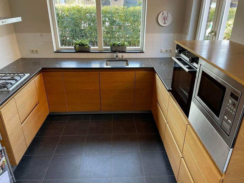 Complete U-keuken incl oven en magnetron. Ophalen voor 17/5, Ophalen, Gebruikt, Bruin, Graniet of Steen