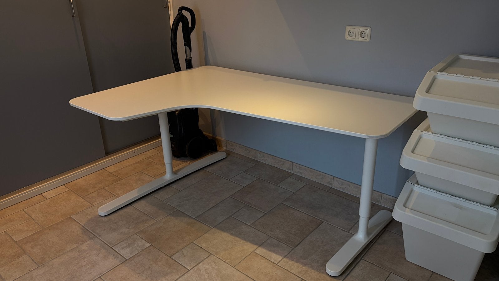 IKEA BEKANT hoekbureau wit, Huis en Inrichting, Ophalen, Gebruikt, Wit, Hoekbureau
