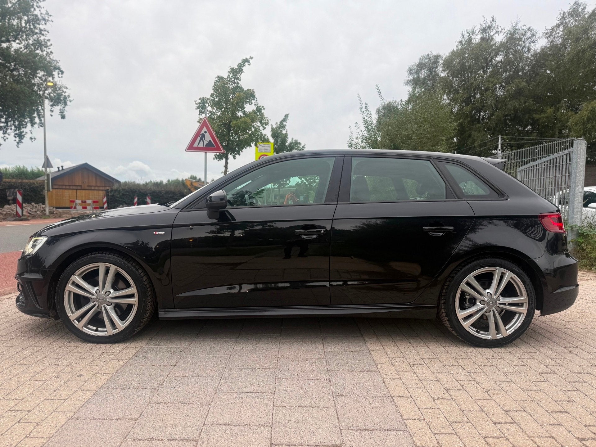 Audi A3 Sportback 1.8 TFSI Ambition Pro Line S AUTOMAAT, Gebruikt, 4 cilinders, Leder en Stof, Zwart