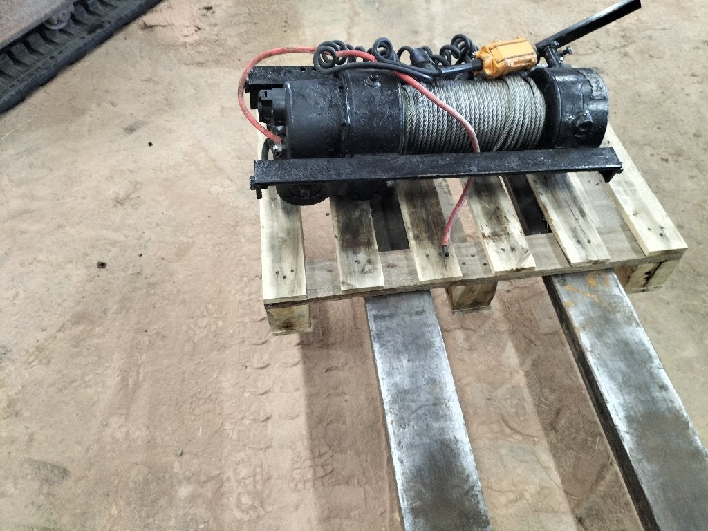 lier 12 volt, Ophalen, Gebruikt, Elektrisch
