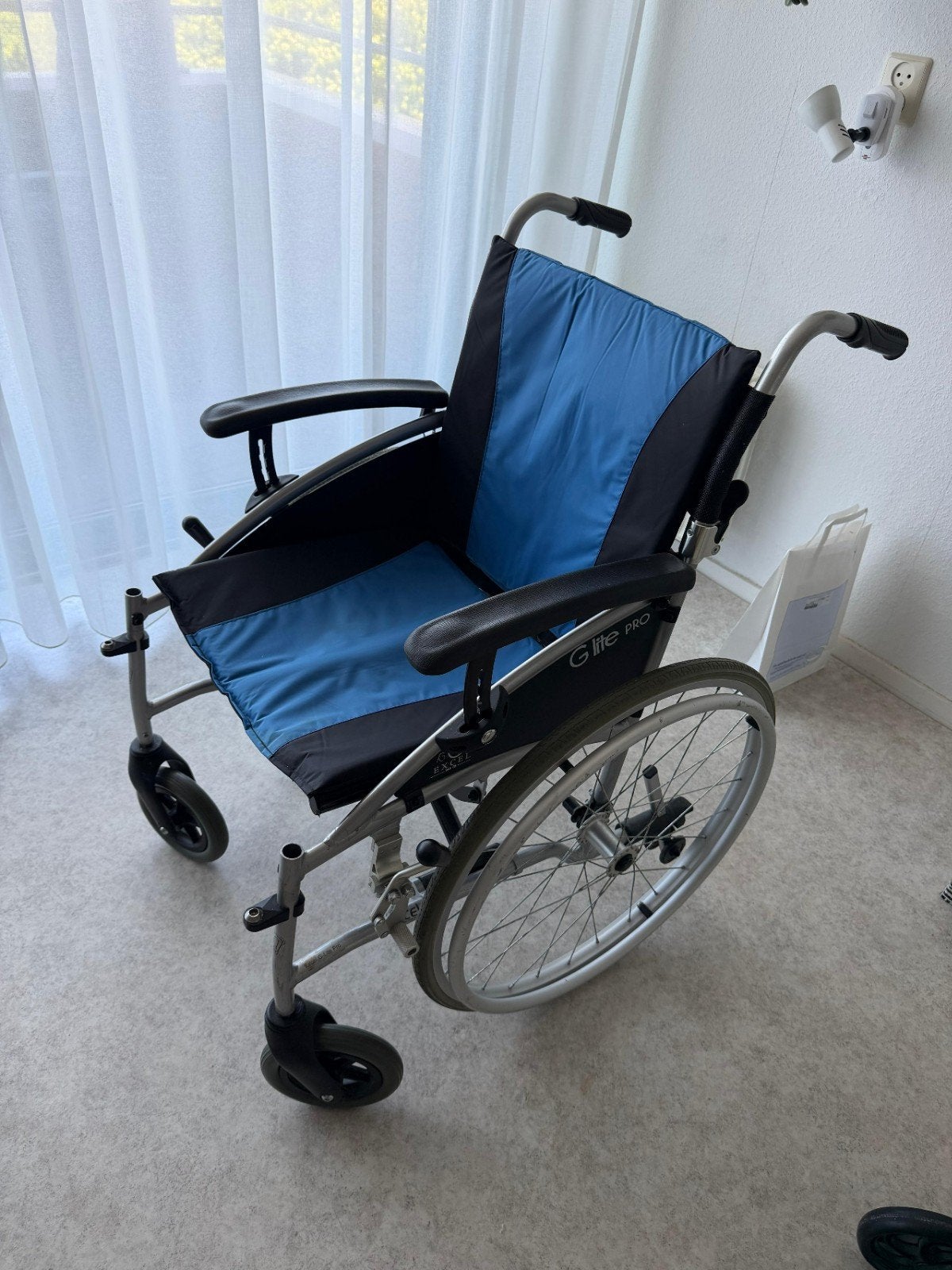 Licht gewicht rolstoel G lite pro, Diversen, Rolstoelen, Ophalen of Verzenden, Gebruikt, Duwrolstoel