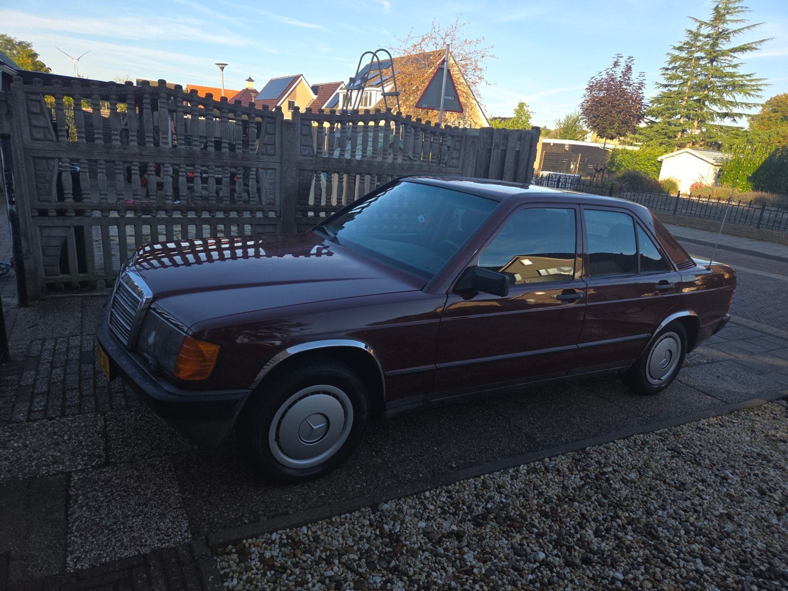 Mercedes-Benz 190-Serie 2.0 Aut 1982 LPG, foto 2