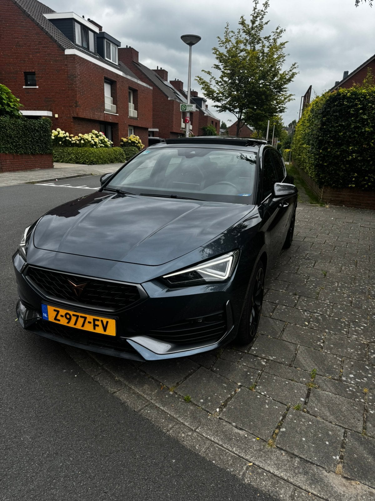 Cupra Leon 1.5 110KW 2023, Auto's, Cupra, Particulier, Leon, Benzine, Hatchback, Geïmporteerd, Zilver of Grijs, Ophalen