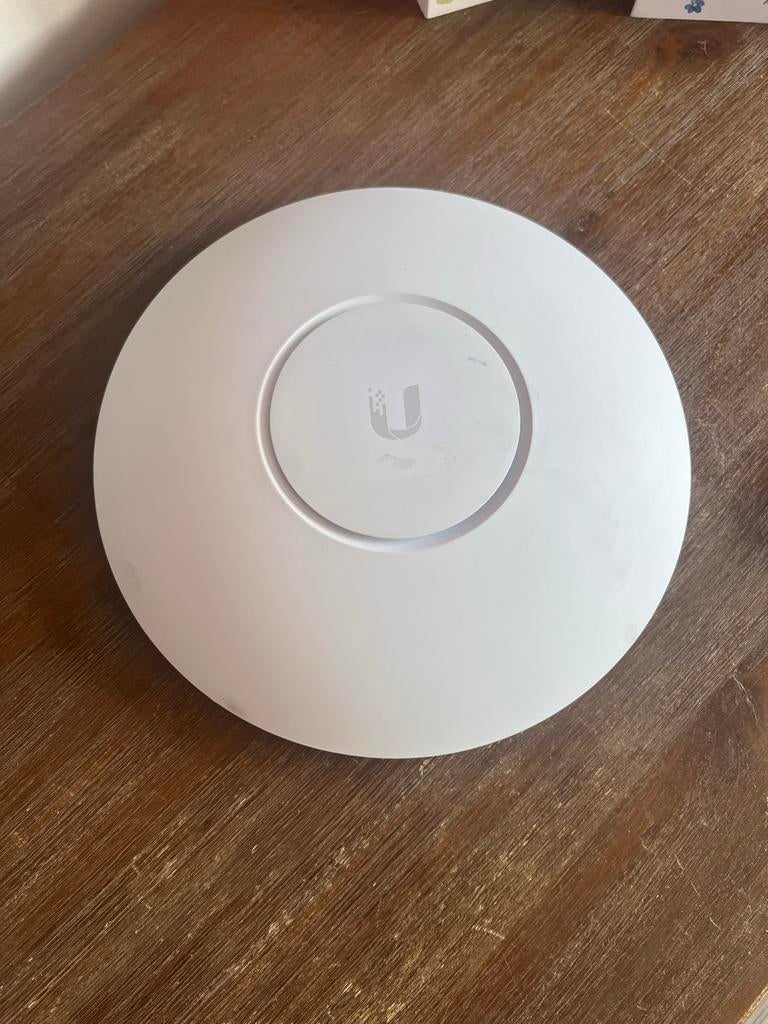Ubiquiti UniFi AC HD Access Point (UAP-AC-HD), Computers en Software, Accesspoints, Ophalen of Verzenden, Zo goed als nieuw, Ubiquiti