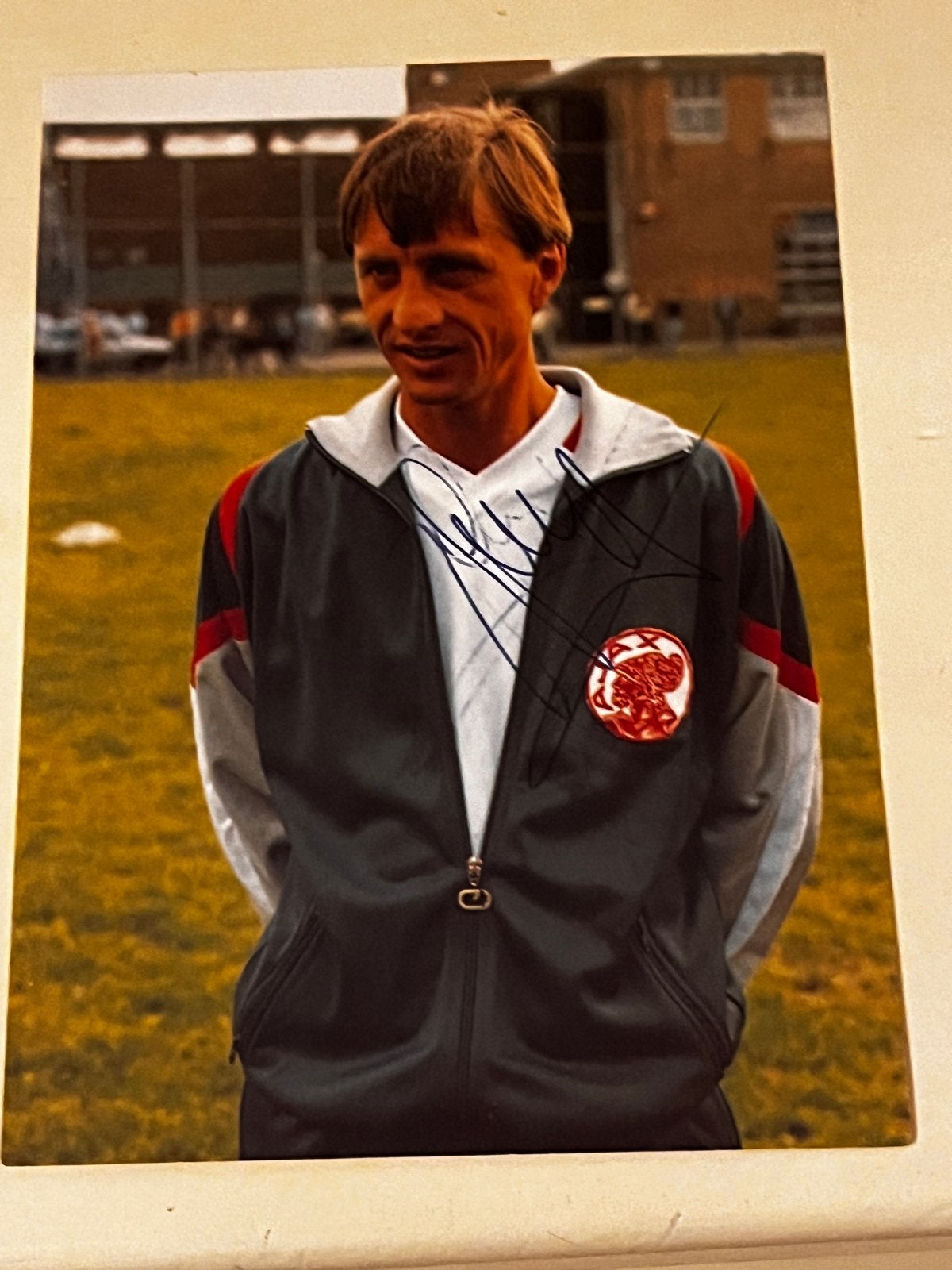 Gesigneerde Johan Cruijff Ajacied kaart, Verzamelen, Ophalen of Verzenden, Gebruikt, Ajax, Poster, Plaatje of Sticker