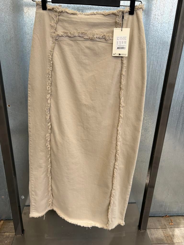 Gestuz rok 42 maxi skirt light moss green, Kleding | Dames, Rokken, Maat 42/44 (L), Ophalen of Verzenden, Zo goed als nieuw, Onder de knie