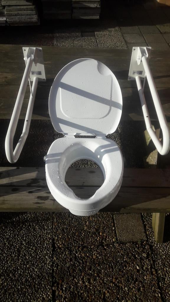 Wc verhoger armsteunen en badsteun, Diversen, Verpleegmiddelen, Ophalen