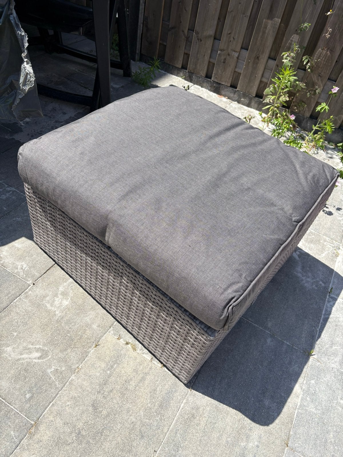 Hocker/Bijzettafel met Kussen, Overige materialen, Hocker, Zo goed als nieuw, Loungeset