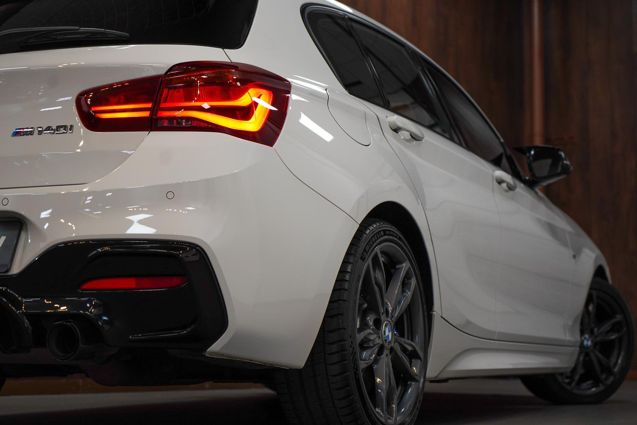 BMW 1-serie M140i M-Sport Uitlaatsysteem|Maxton|RWD|CarbonEv, Achterwielaandrijving, Gebruikt, Euro 6, Alcantara