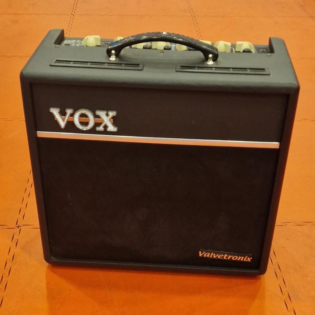 Vox Valvetronix VT 40 + gitaarversterker, Vox, Zo goed als nieuw, https://voxamps.com/en-us/contact, 1209 Orange Street, Wilmington, DE 19801, Verenigde Staten