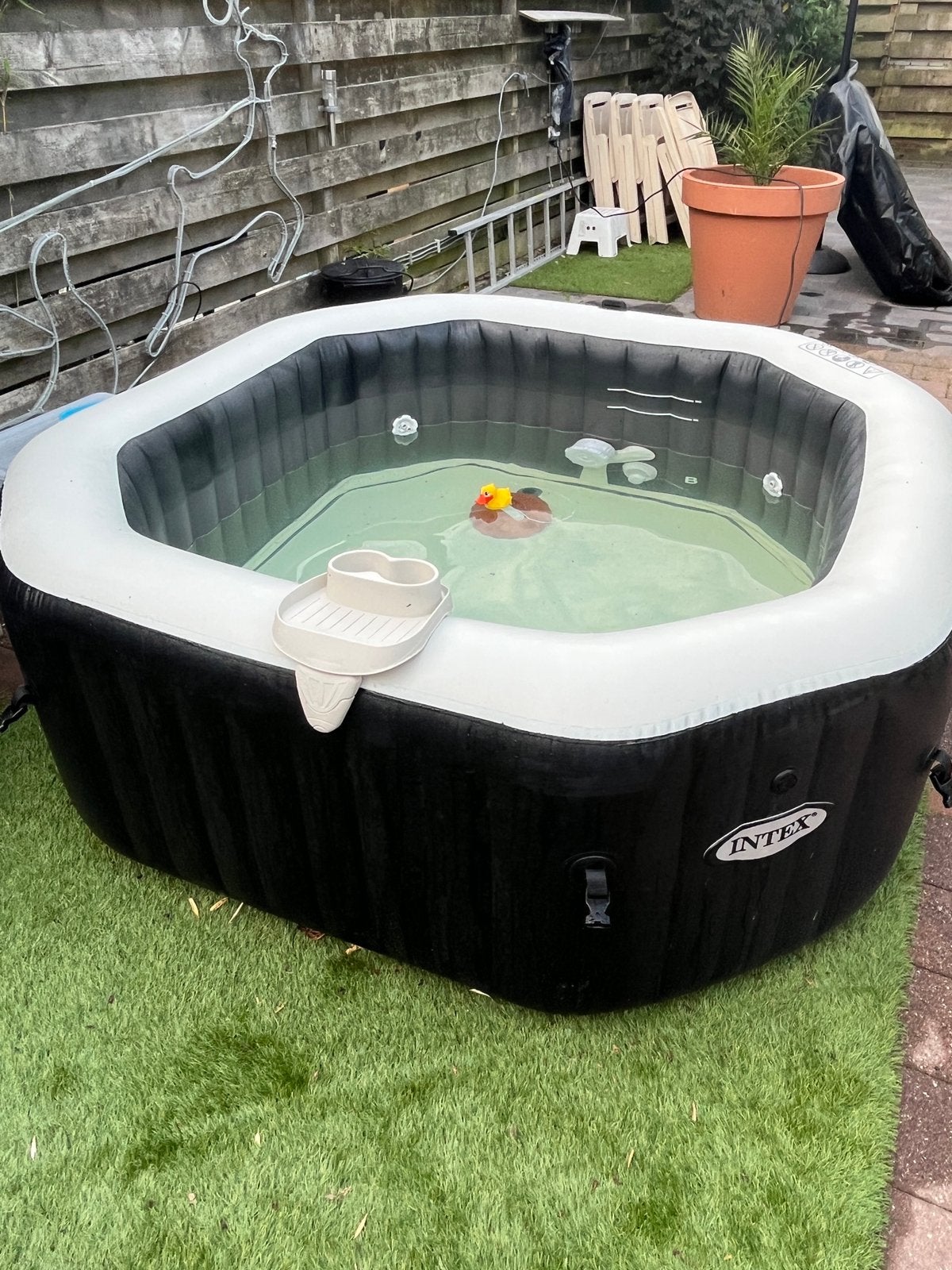 Te koop een zoutwater opblaasbare jacuzzi met extra jets, Ophalen of Verzenden, Zo goed als nieuw