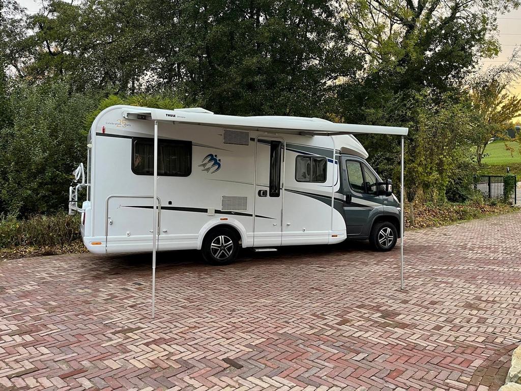 Knaus Sky Wave 650 MF met hefbed - Luxe en Ruim, Caravans en Kamperen, Campers, Particulier, tot en met 4, Half-integraal, Knaus