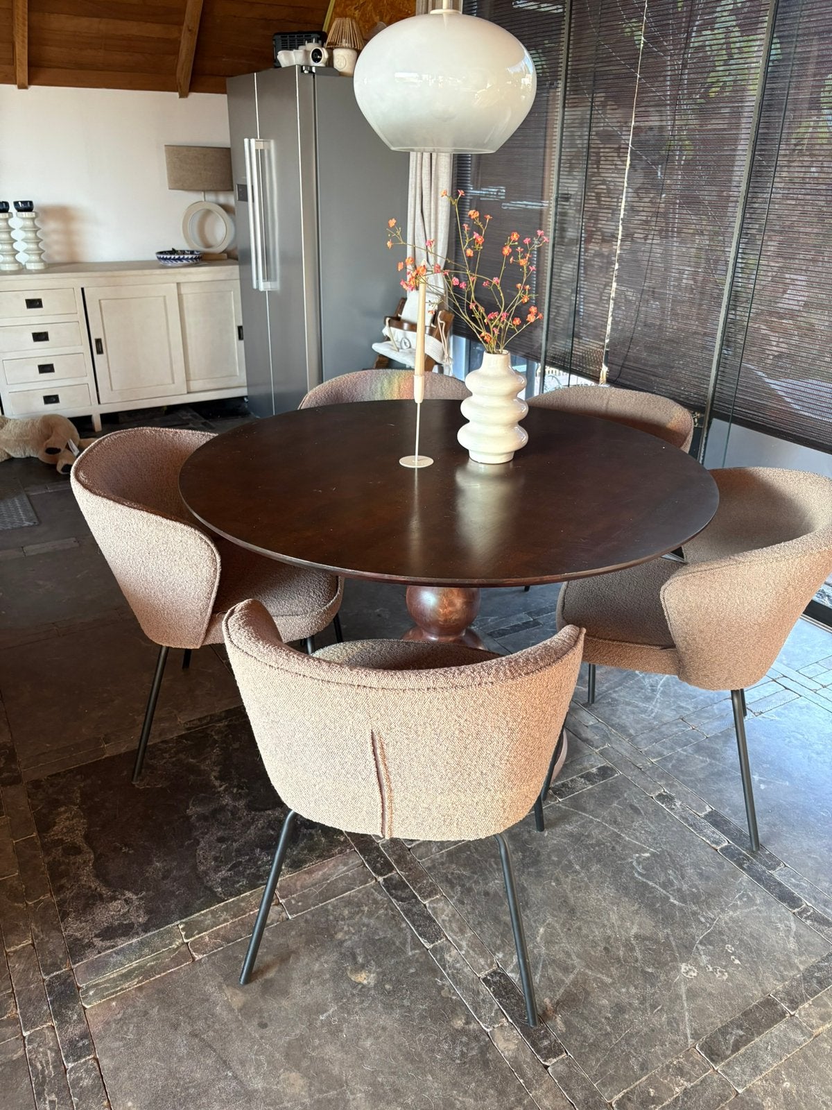 5 stuks Be pure home admit bouclé taupe eetkamerstoel, Ophalen, Zo goed als nieuw