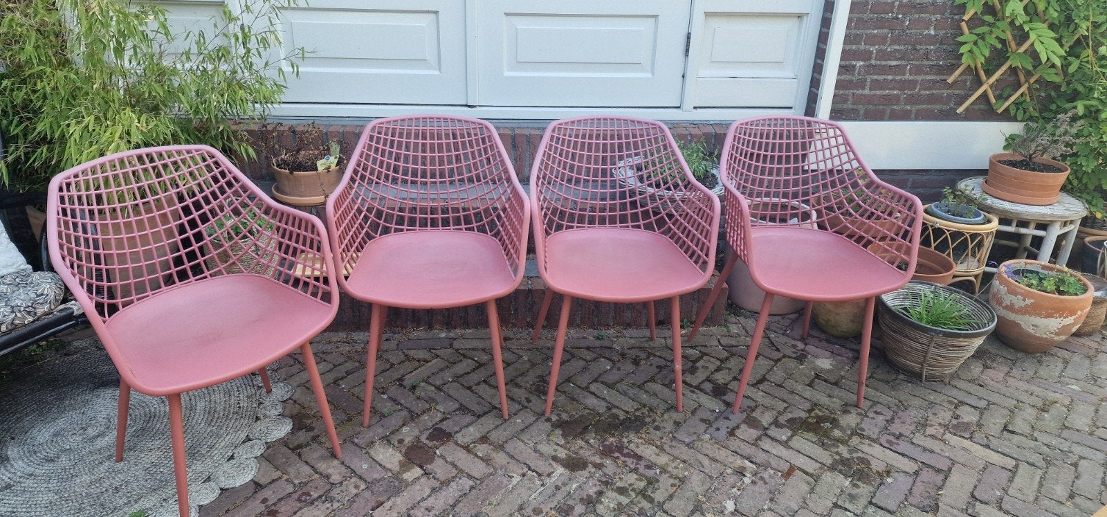 4 roze tuinstoelen, Ophalen, Kunststof